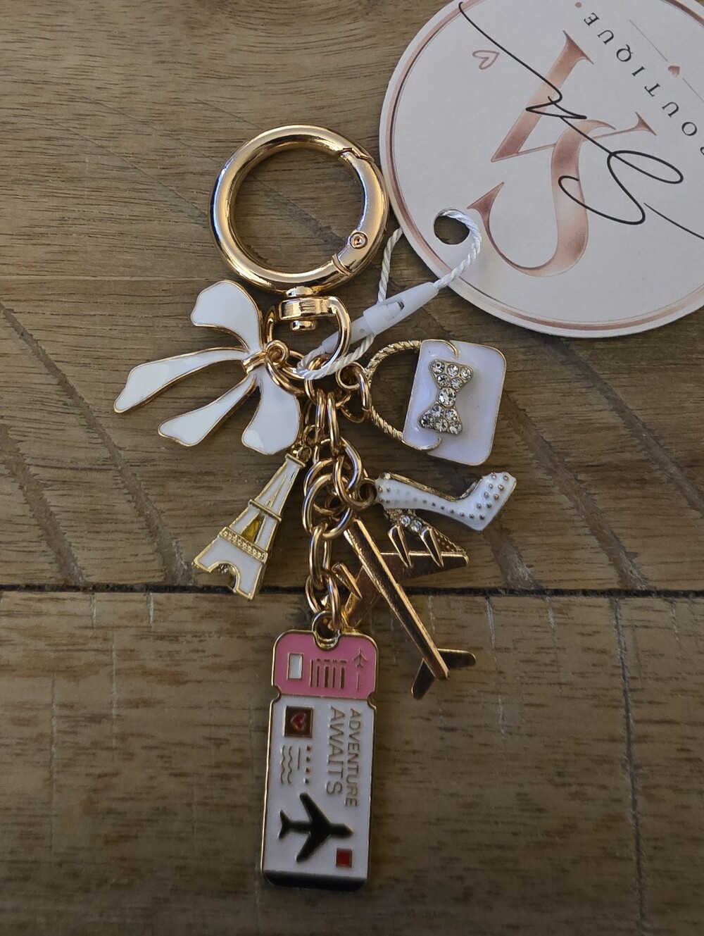 Travel Stlye, Bag Charm Keychain - White & Gold-tone